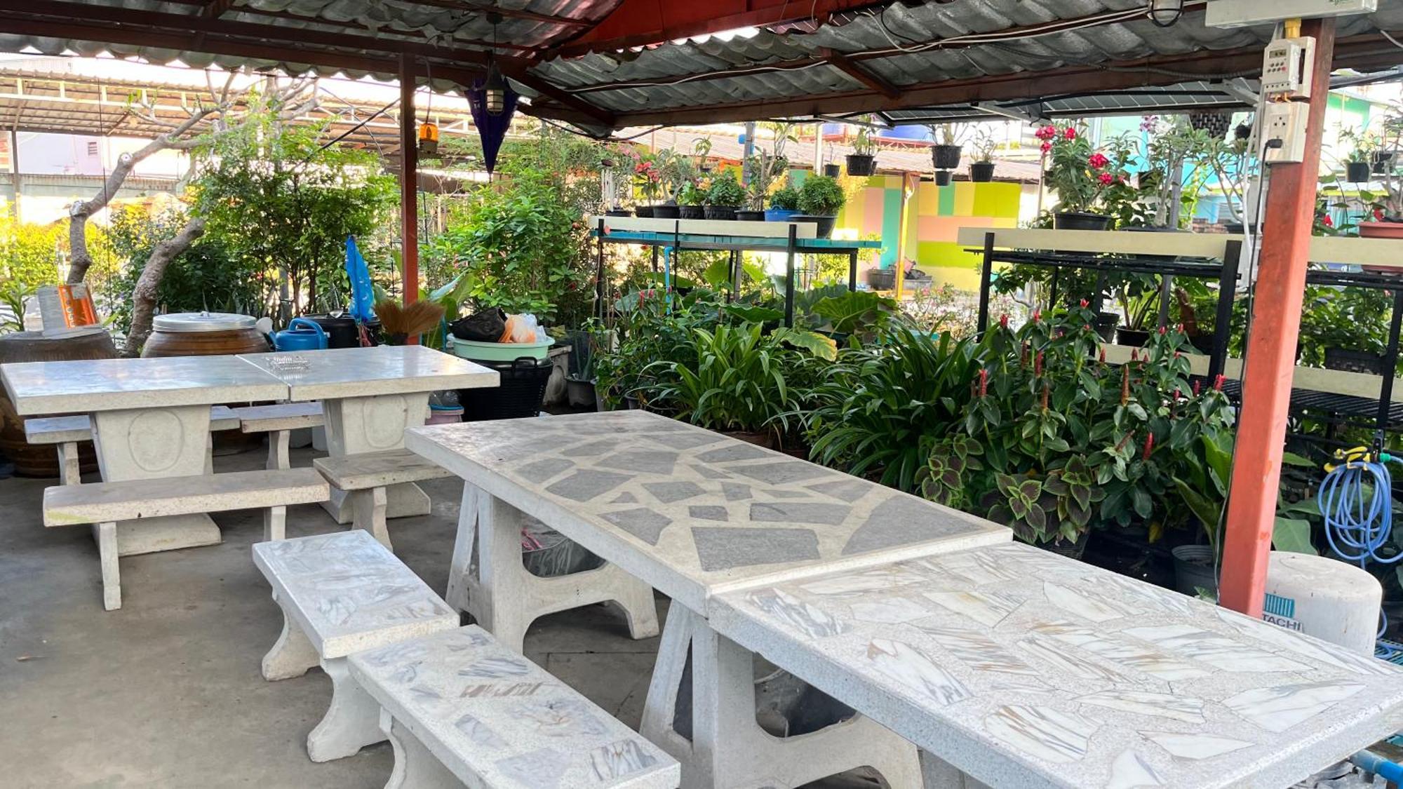 Pa Chalermchai Guesthouse Bangkok Buitenkant foto